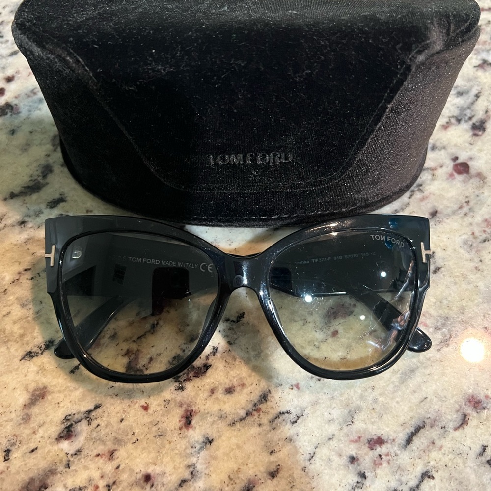 Women sunglasses
